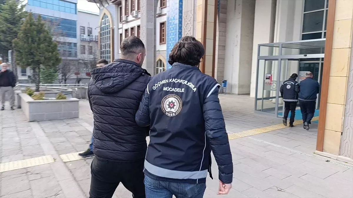Amasya’da Göçmen Kaçakçıları Tutuklandı