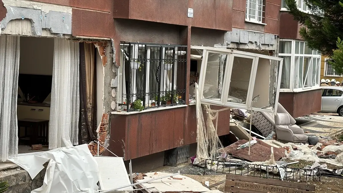 Beylikdüzü’nde Doğal Gaz Patlaması: 1 Ölü, 3 Yaralı