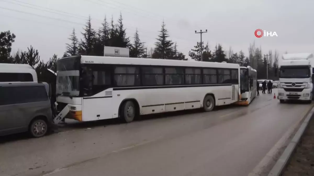 Çubuk’ta Zincirleme Kaza: 31 Yaralı