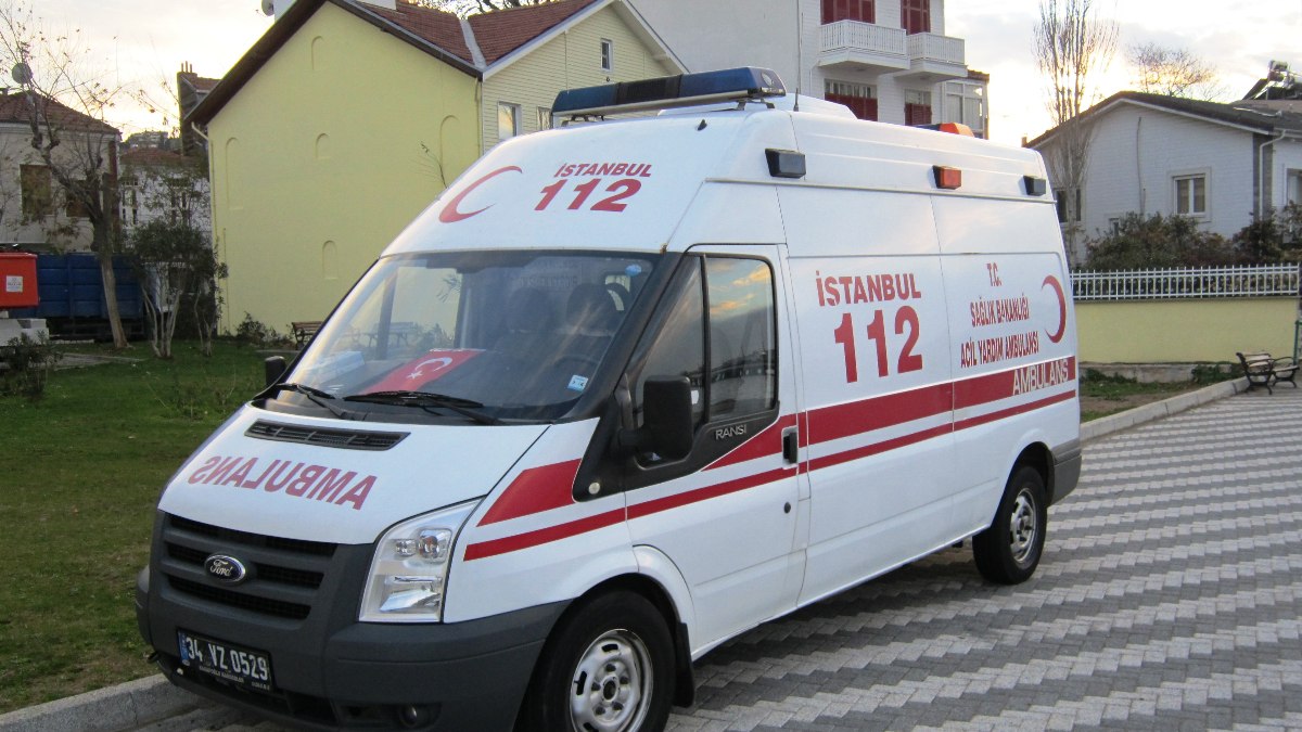 Rize’de 6 öğrenci gıda zehirlenmesi şüphesiyle hastaneye kaldırıldı