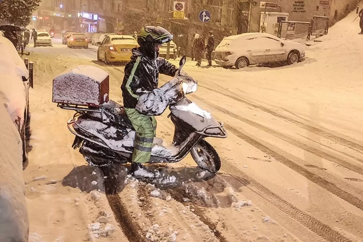 İstanbul’da motokuryelere trafik yasağı kalkıyor